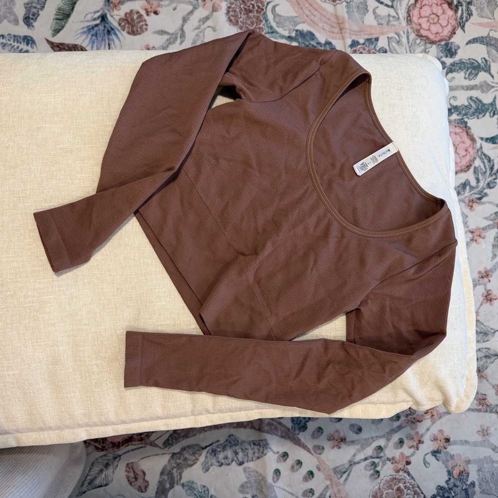 Athleta Cropped Long Sleeve